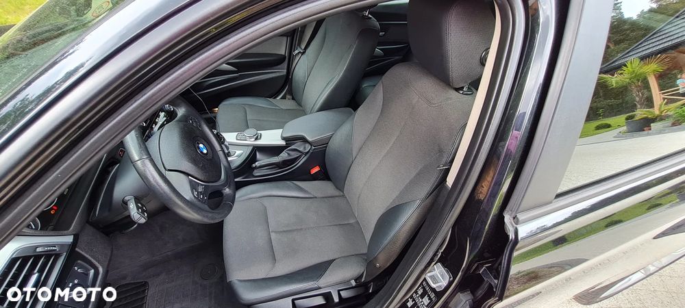 BMW Seria 3 320d Sport Line Sport - 12
