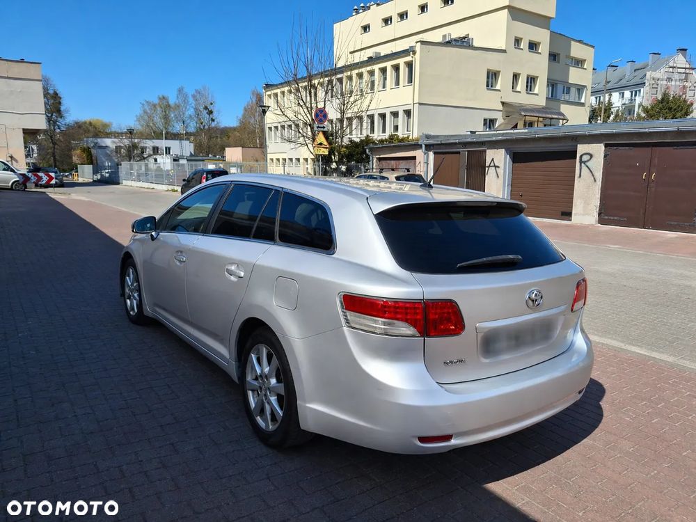 Toyota Avensis 2.0 D-4D Premium - 6