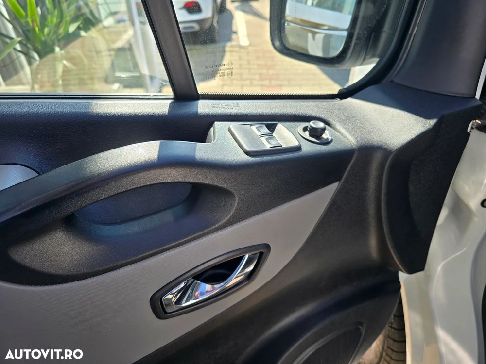 Renault Trafic - 18