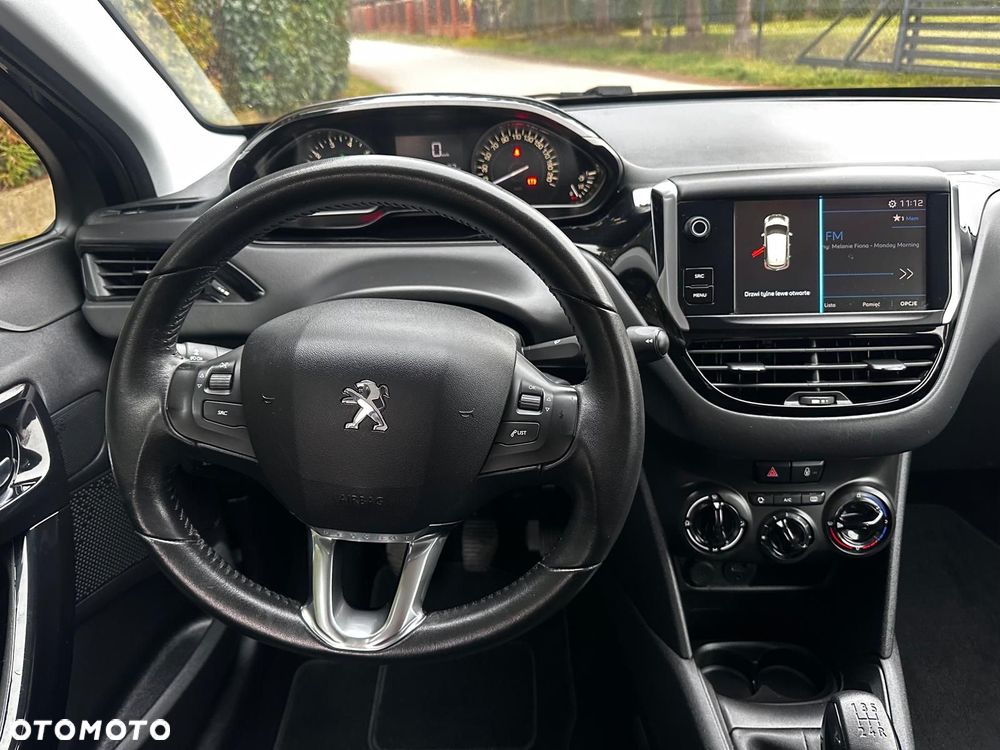 Peugeot 208 - 26