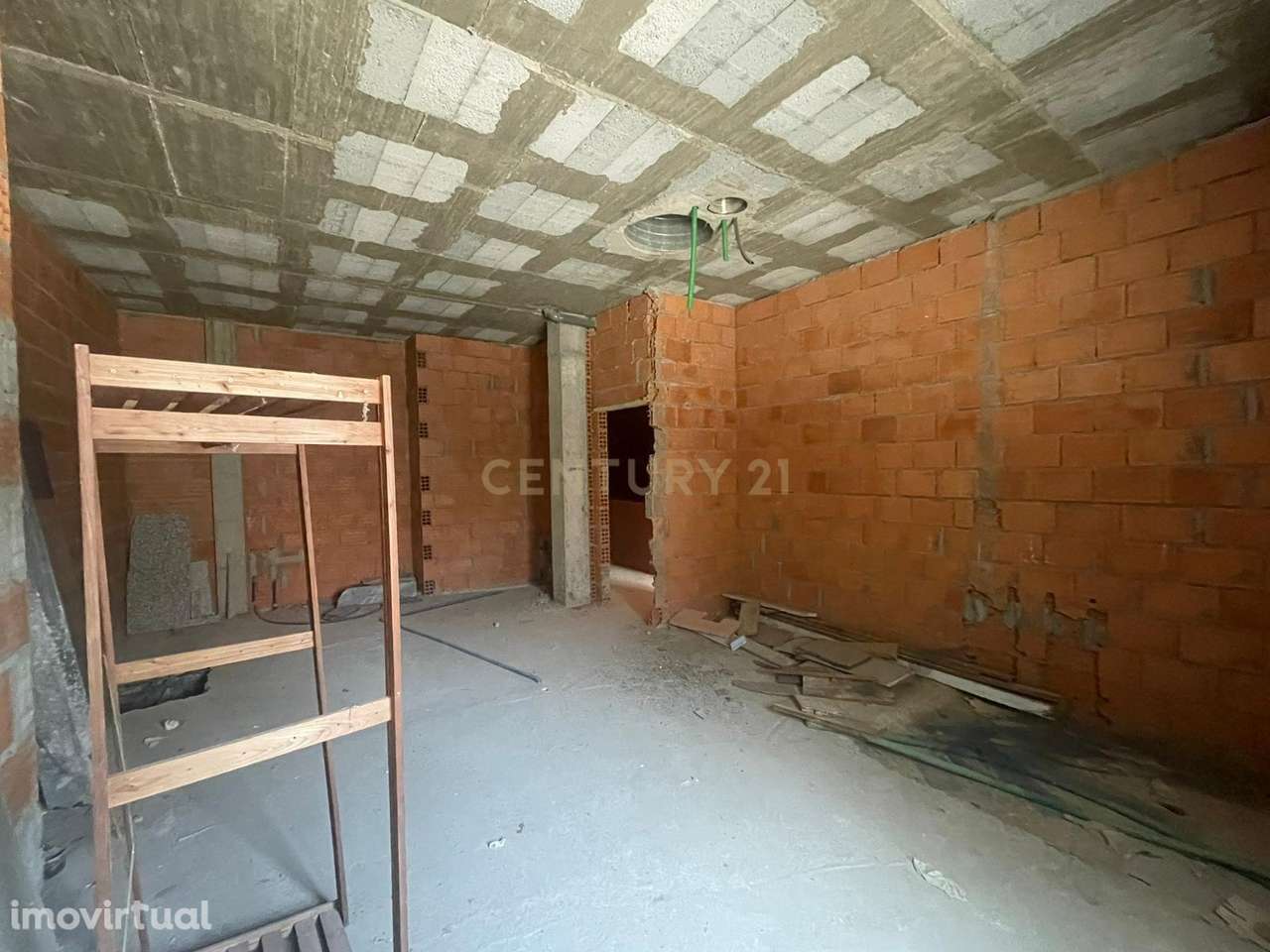 Espaço comercial por terminar, Mourão - Grande imagem: 3/7