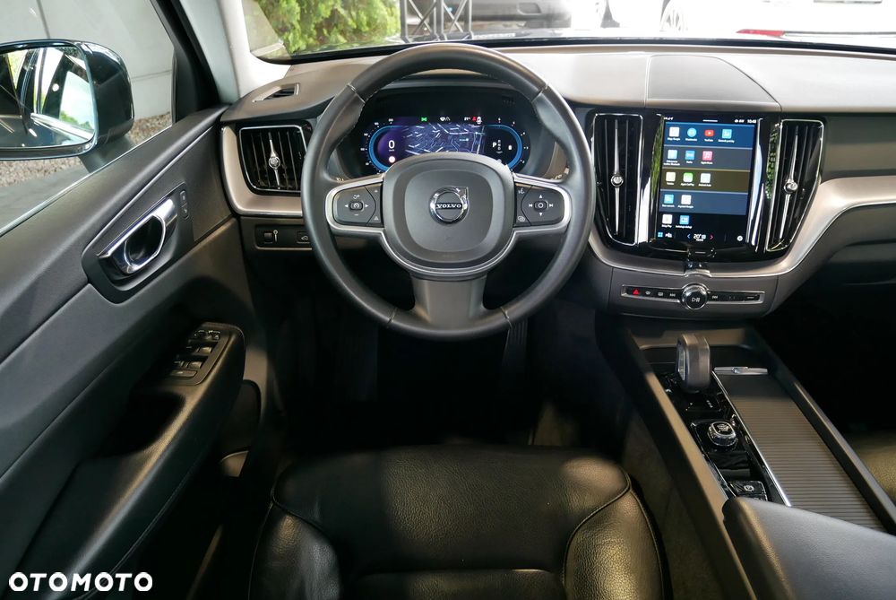 Volvo XC 60 B4 D Momentum Pro - 16
