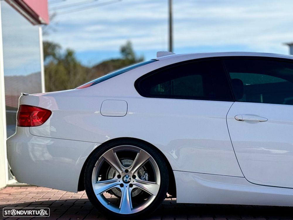 BMW 320 d Coupe Edição M - 8