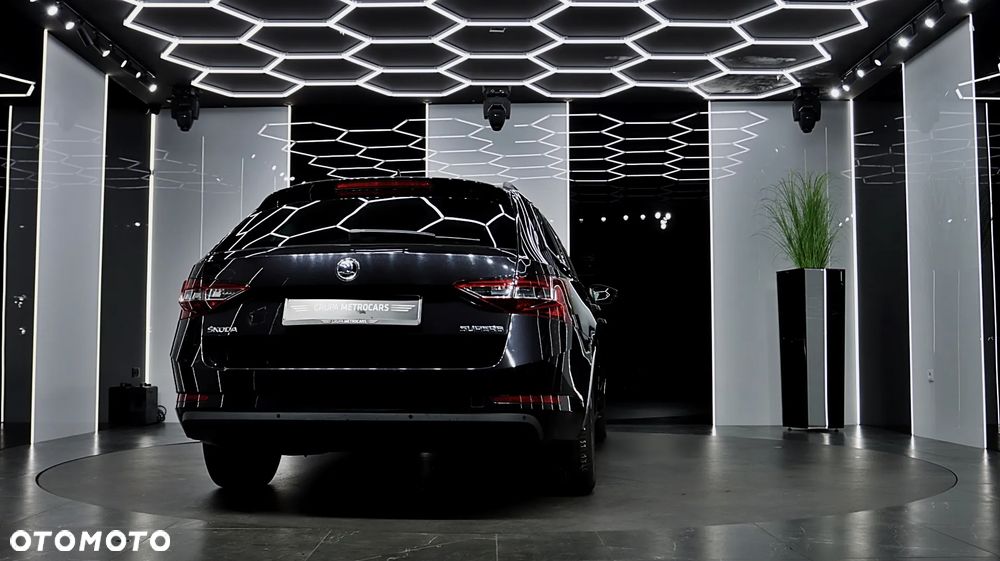 Skoda Superb 2.0 TDI Ambition DSG - 6