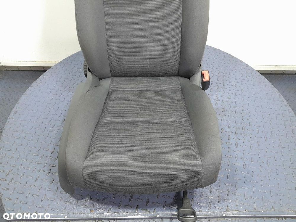 VW GOLF V 5D FOTEL PRZÓD PRZEDNI PRAWY PASAŻERA EU - 2