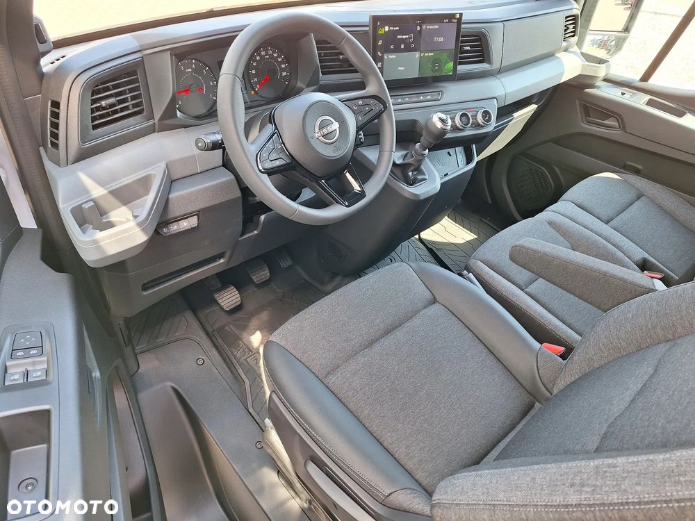 Nissan Interstar - 7
