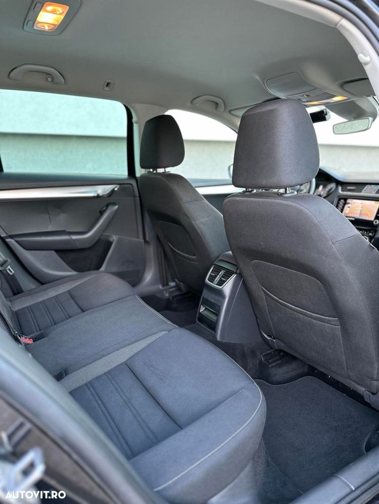 Skoda Octavia 2.0 TDI Sport Edition - 17