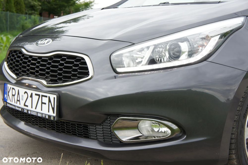 Kia Ceed - 12