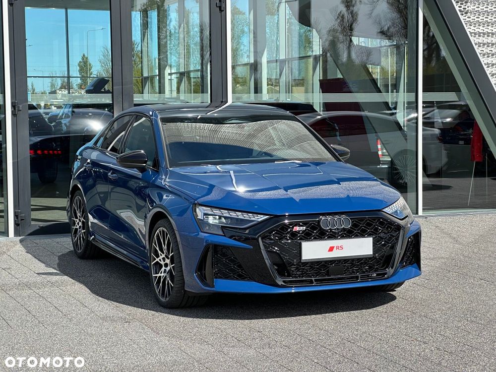 Audi RS3 Limousine - 3