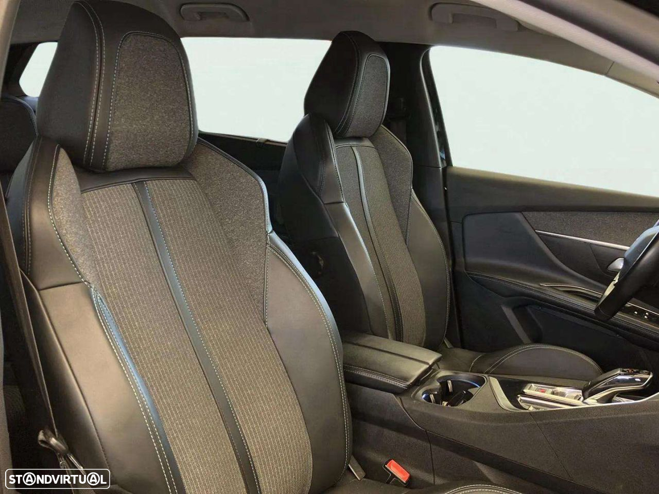 Peugeot 5008 1.5 BlueHDi Allure EAT8 - 12