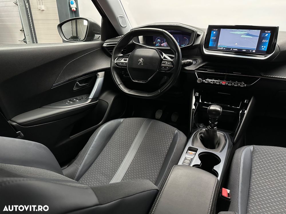 Peugeot 2008 1.2 PureTech Turbo S&S Allure - 28