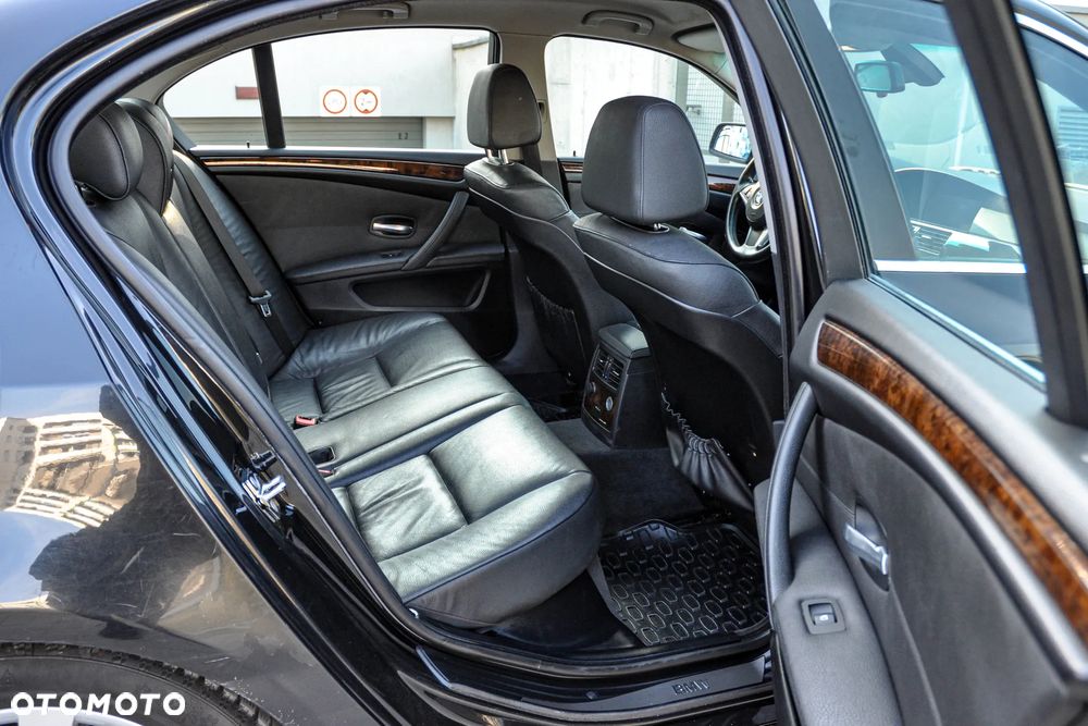 BMW Seria 5 530i - 12