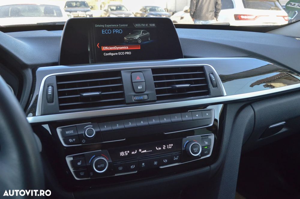 BMW Seria 3 320d xDrive Aut. Luxury Line - 24