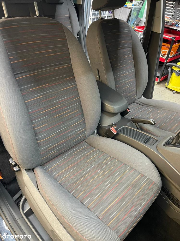 Ford C-MAX 1.8 Trend - 38