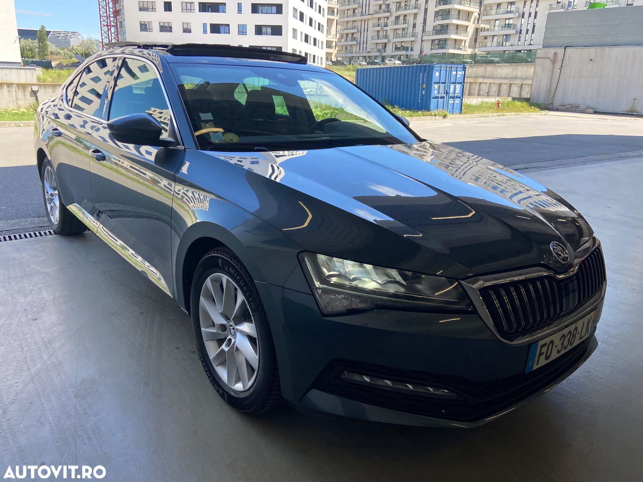 Skoda Superb 2.0 TDI DSG Premium Edition - 1