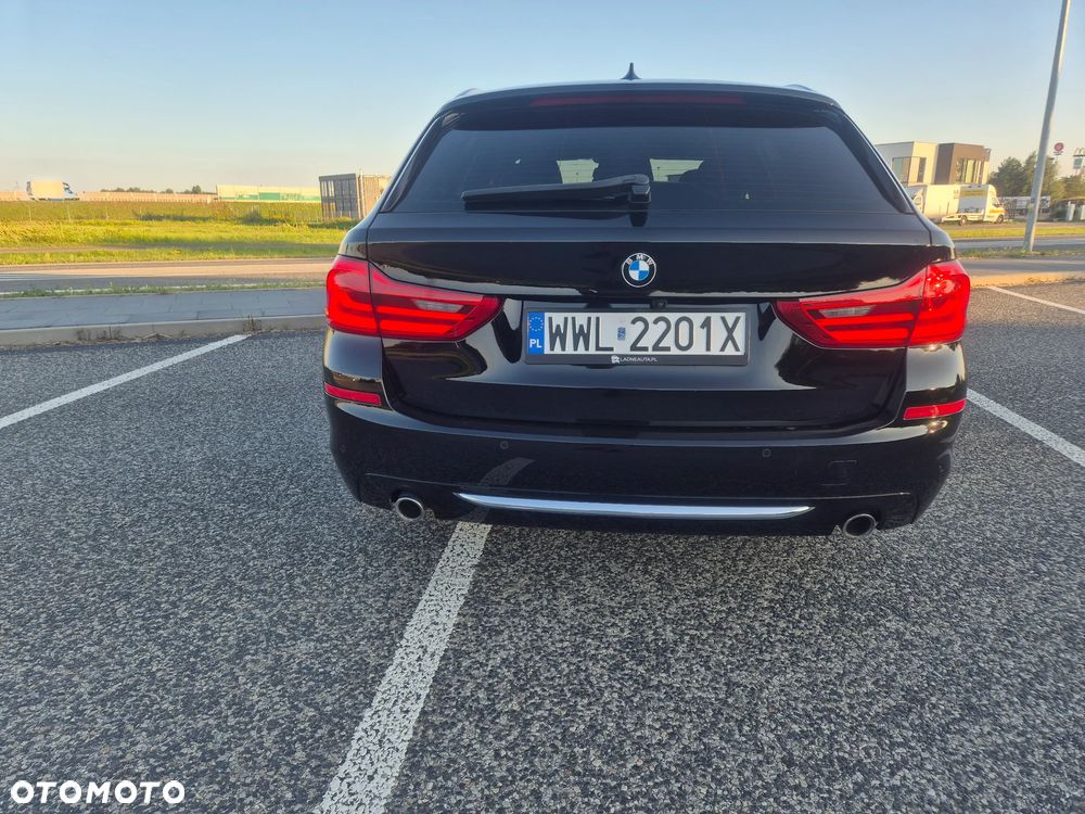 BMW Seria 5 525d Luxury Line - 6