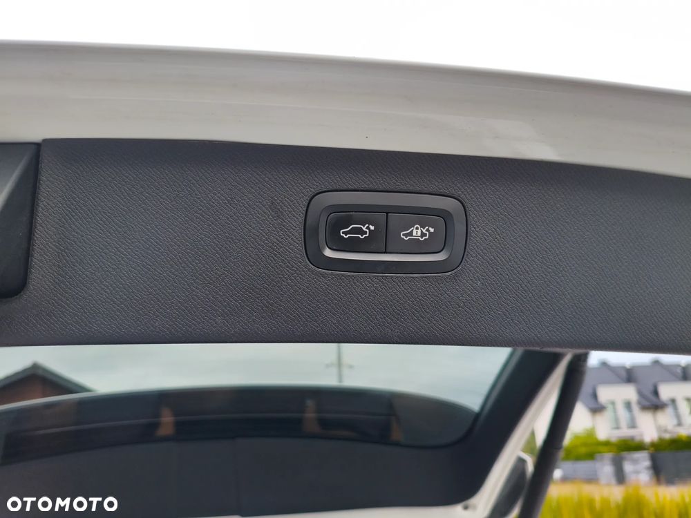 Volvo XC 90 D5 AWD Geartronic Momentum - 21