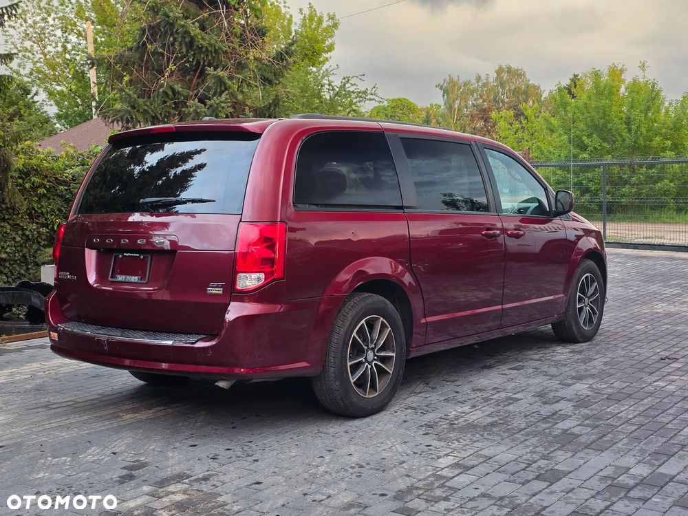 Dodge Grand Caravan 3.6 R/T - 6