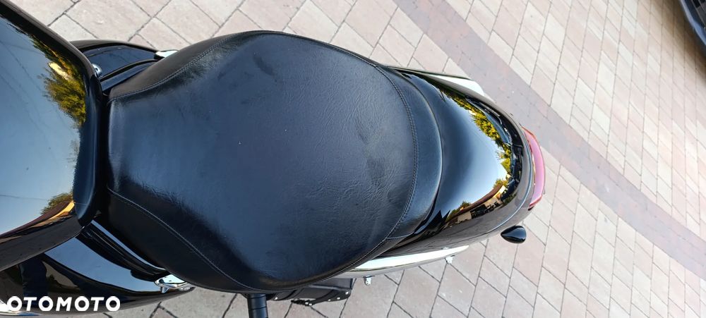 Suzuki Intruder - 8
