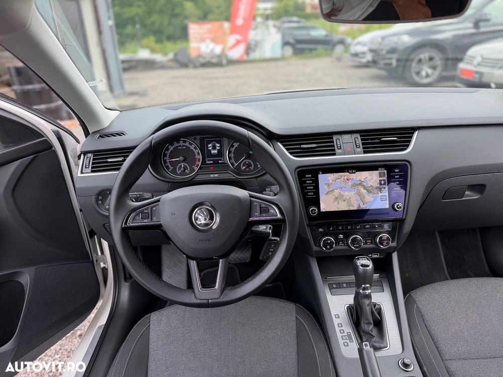 Skoda Octavia 2.0 TDI DSG Ambition - 24
