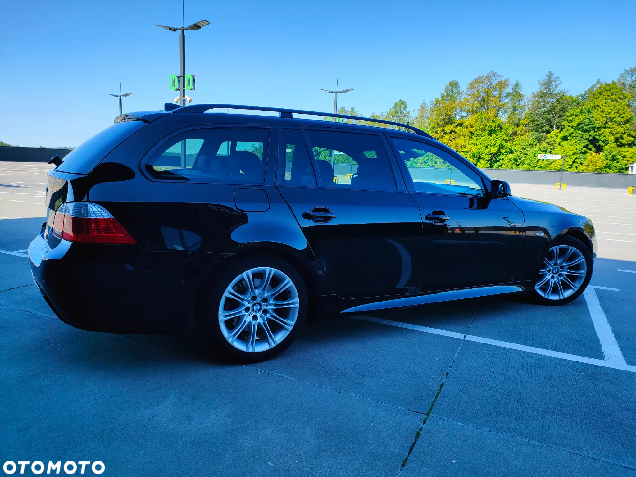 BMW Seria 5 530i Touring - 10