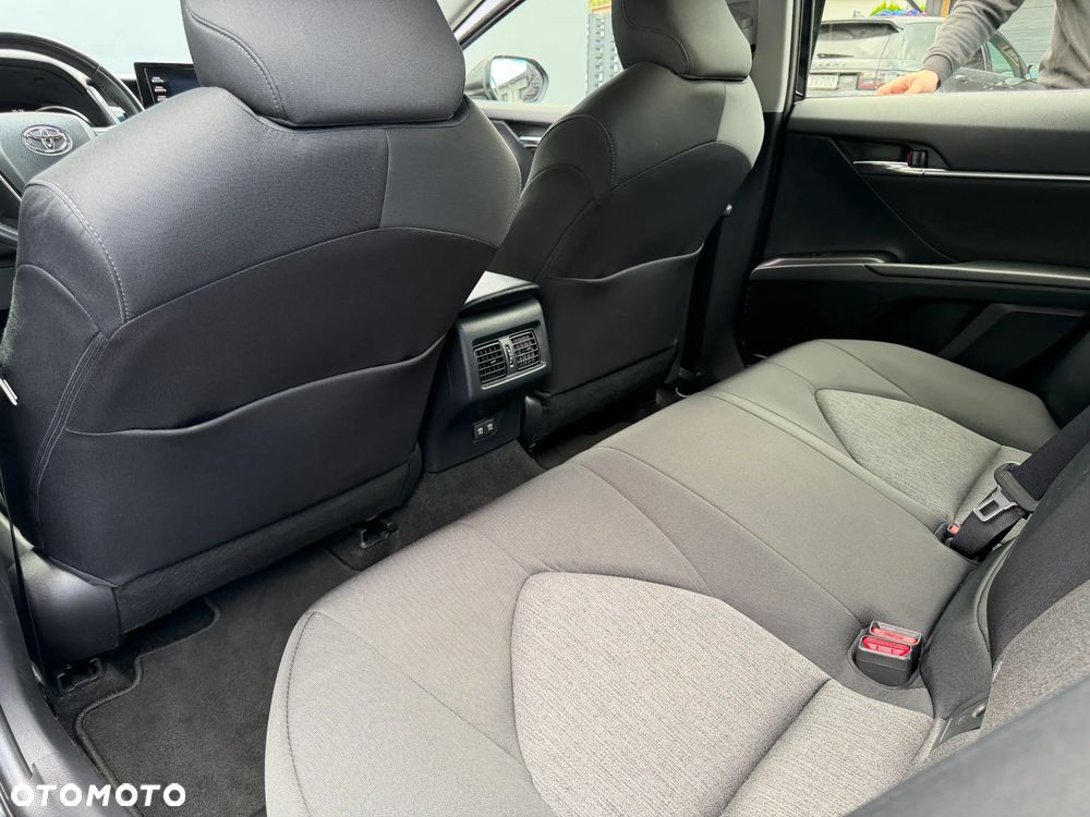 Toyota Camry 2.5 Hybrid Comfort CVT - 26