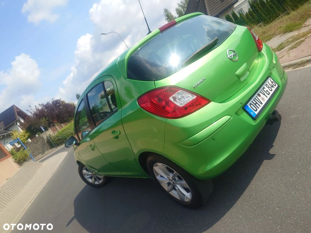 Opel Corsa 1.2 16V Enjoy - 5