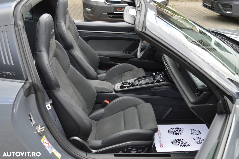 Porsche 911 Targa 4 GTS PDK - 2