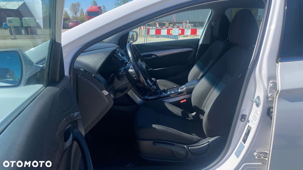 Hyundai i40 Kombi blue 1.6 Family+ - 11