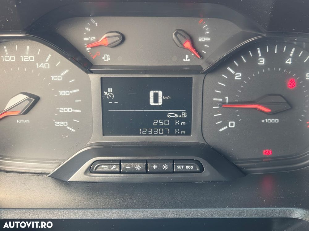 Peugeot New Partner L1H1 - 27