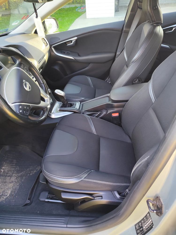 Volvo V40 D2 Momentum - 9
