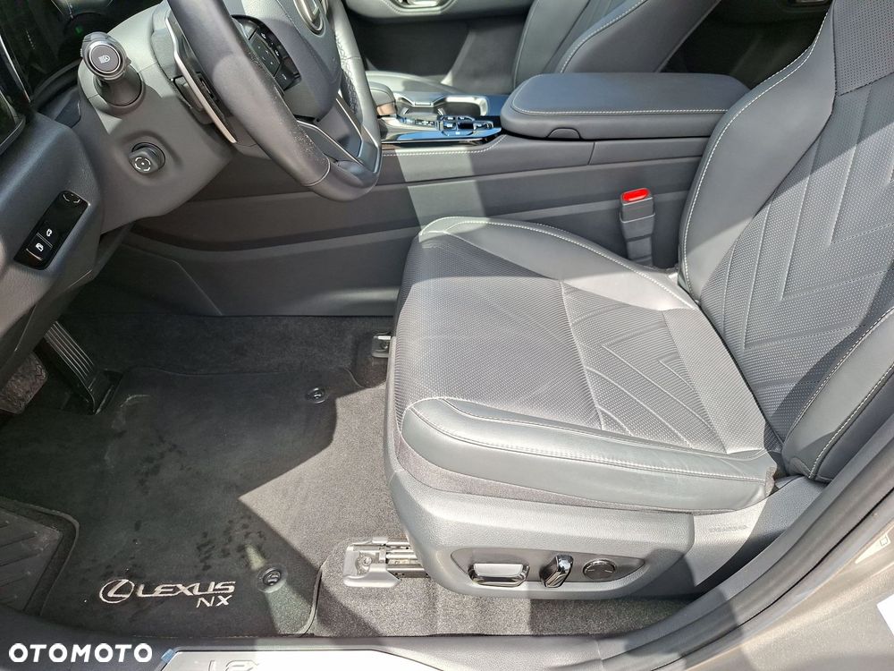 Lexus NX 350h Omotenashi AWD - 11