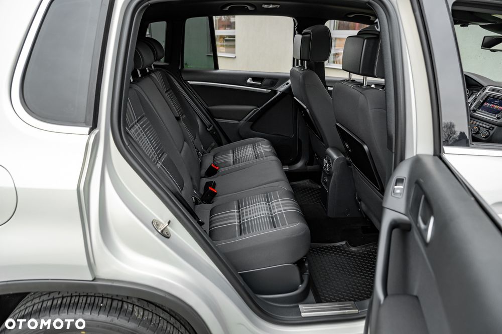 Volkswagen Tiguan 2.0 TDI SCR 4MOTION BlueMotion Technology DSG Lounge Sport & Style - 20