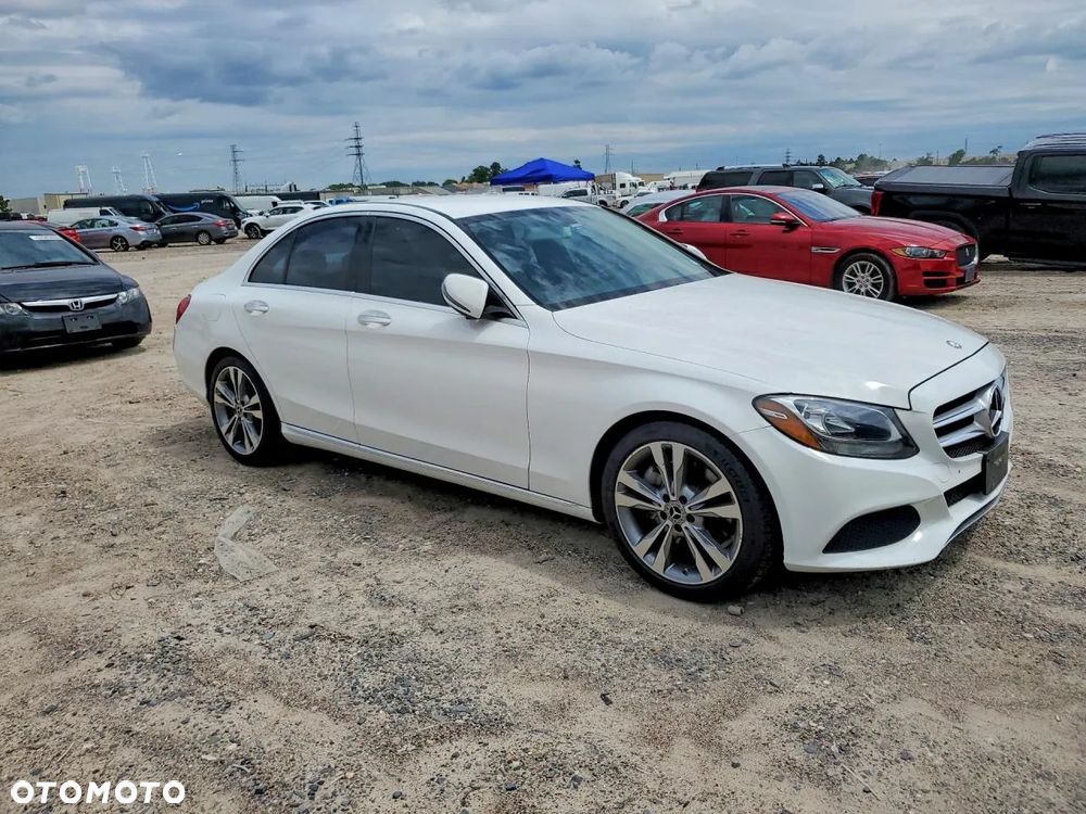 Mercedes-Benz Klasa C 300 9G-TRONIC Avantgarde - 2