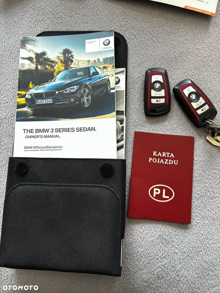 BMW Seria 3 330i Sport Line - 26