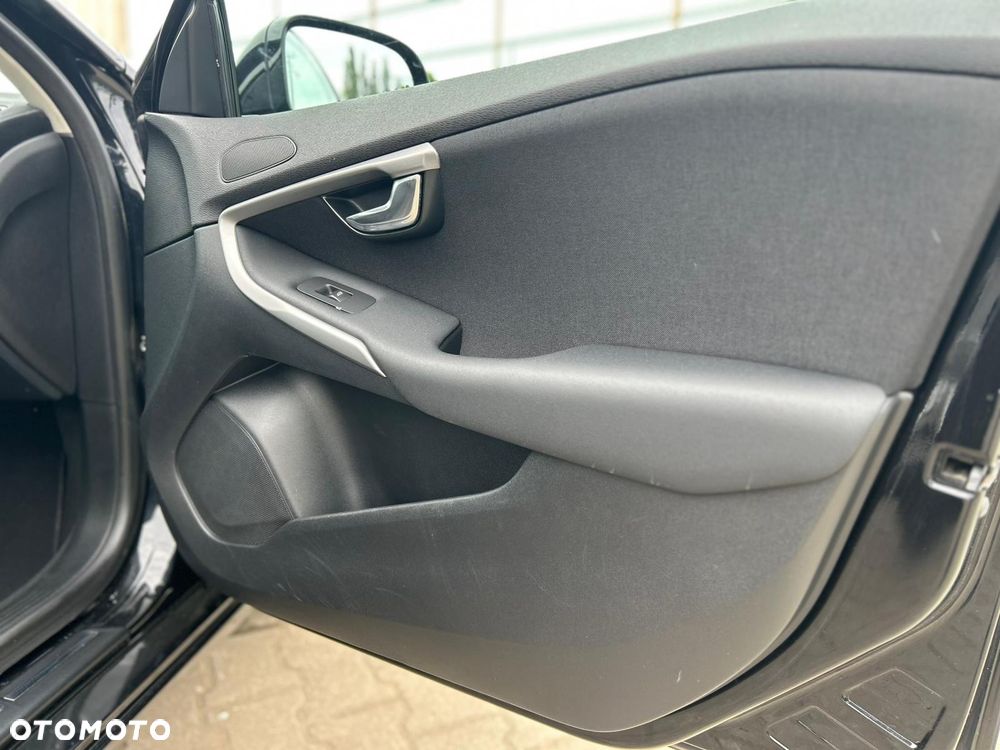 Volvo V40 D2 Momentum - 10