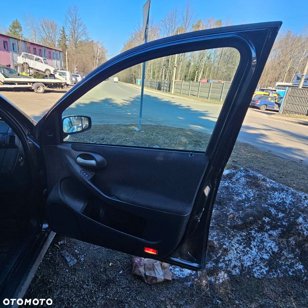 Fiat Stilo 1,6 B 76 kW / 103 KM (2003 kombi) (kod lak: 675) pojazd na części: maska, zderzak, drzwi, szyby, lusterka, chłodnica ... - 6