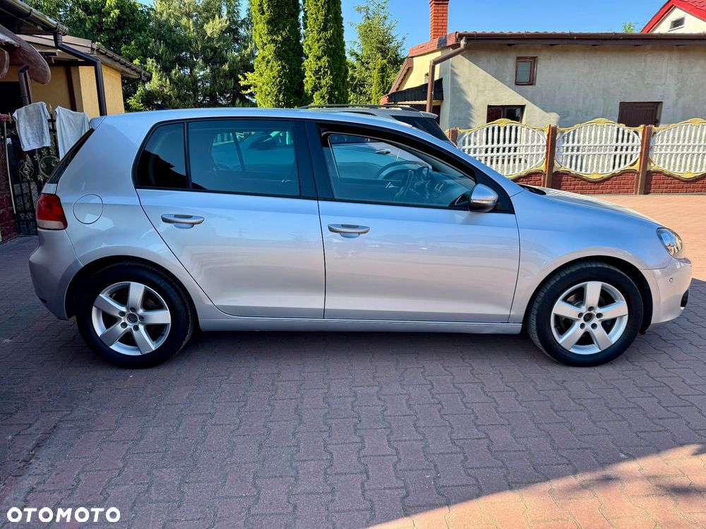 Volkswagen Golf - 22