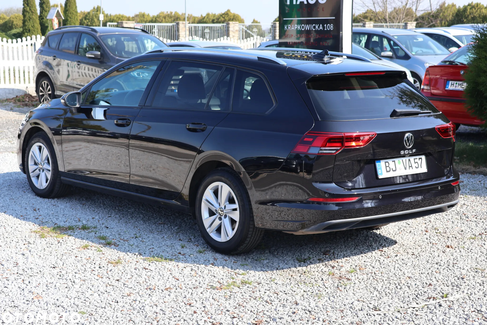 Volkswagen Golf Variant 2.0 TDI SCR DSG Life - 4