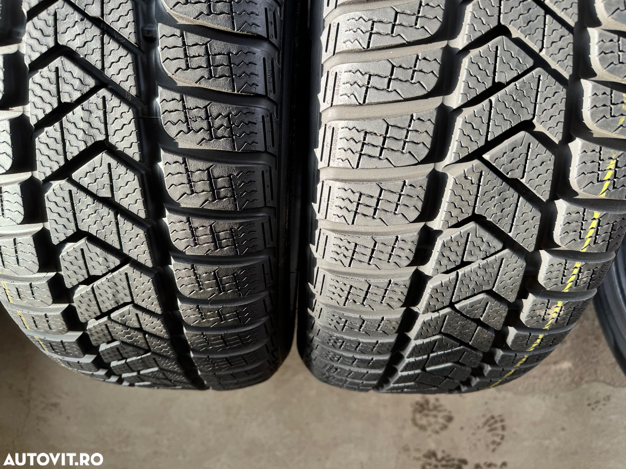 Vând 2 anvelope 225/50/18 Pirelli de iarnă ca noi - 2
