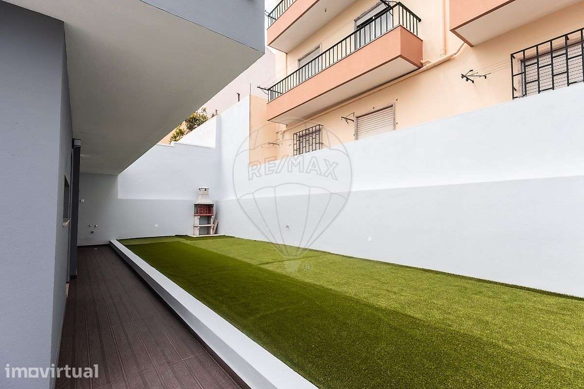 Moradia T2 para venda - Grande imagem: 2/19