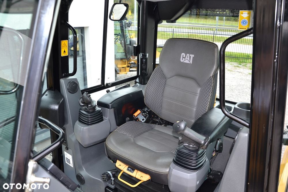 Caterpillar CAT D4 LGP 16A - 20