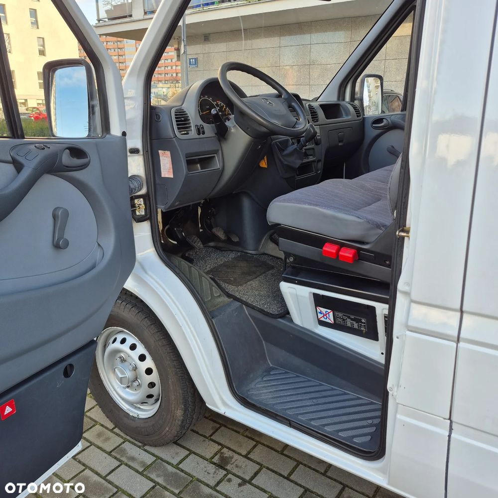 Mercedes-Benz Sprinter - 12