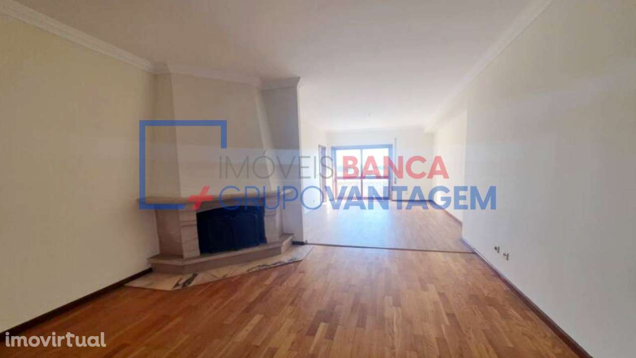 APARTAMENTO T2 - MOREIRA - Grande imagem: 2/19