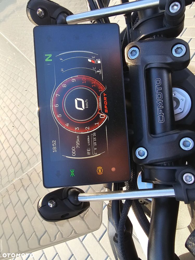 CFMoto 300NK - 3