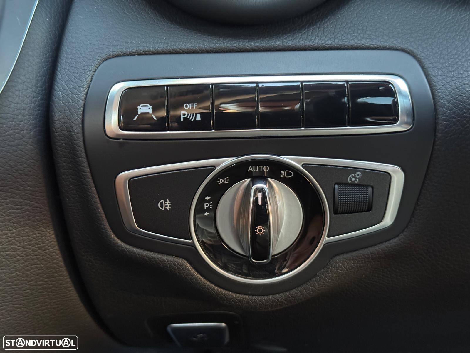 Mercedes-Benz C 220 d Coupe 4Matic 9G-TRONIC - 27