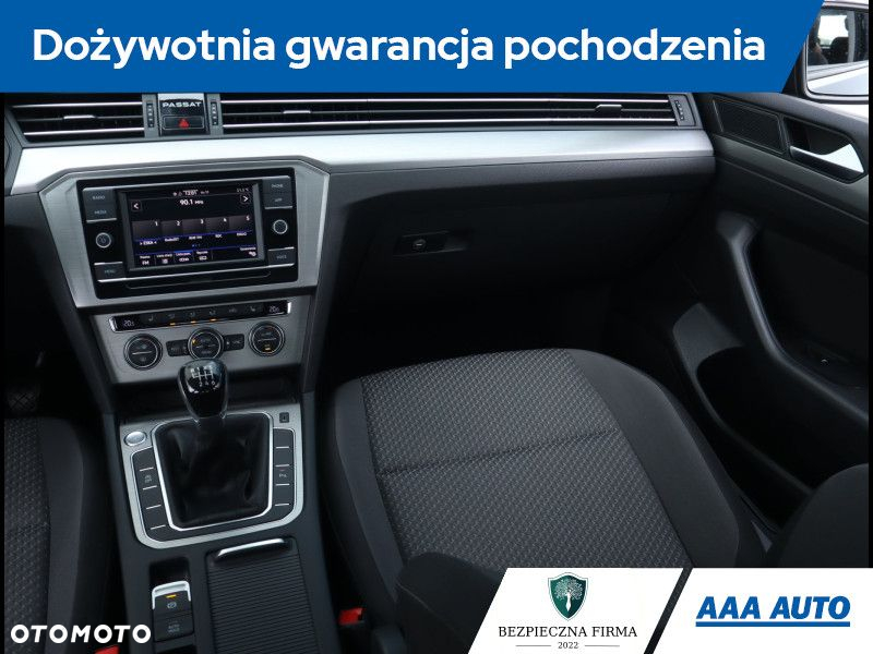 Volkswagen Passat - 9