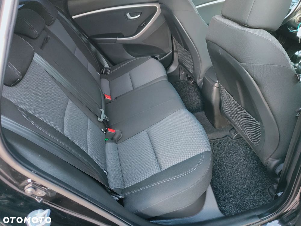 Hyundai i30 blue Kombi 1.6 GDi Style - 9