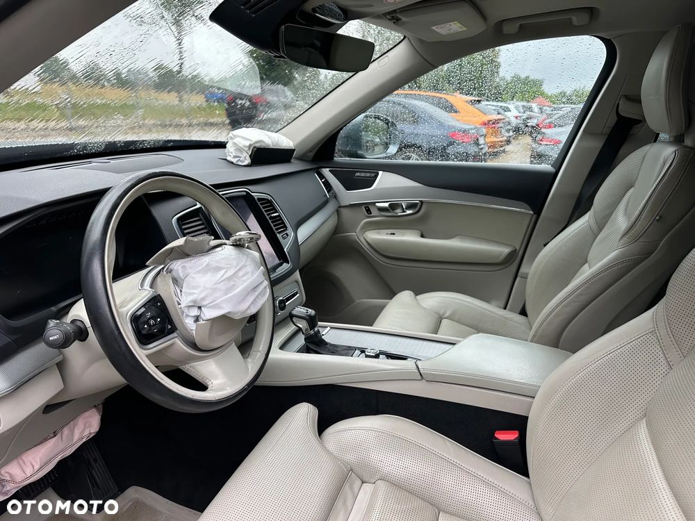 Volvo XC 90 - 13
