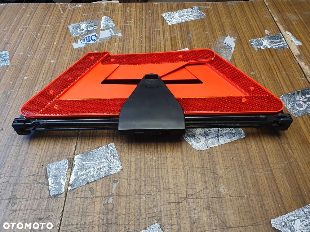 Uchwyt 8E5860285 4B5860251C Mocowanie Rygiel Trojkat Ostrzegawczy Klapa Audi A4 B6 B7 Sedan - 2